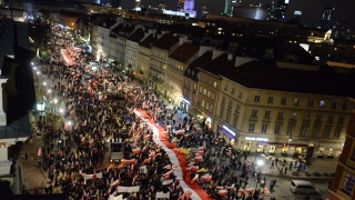 Полша почете жертвите на катастрофата при Смоленск