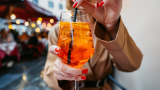 Харесва ни или не Aperol Spritz се е настанил трайно в