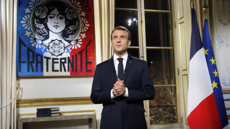 Президентът на Франция Емануел Макрон, който отложи телевизионната си реч