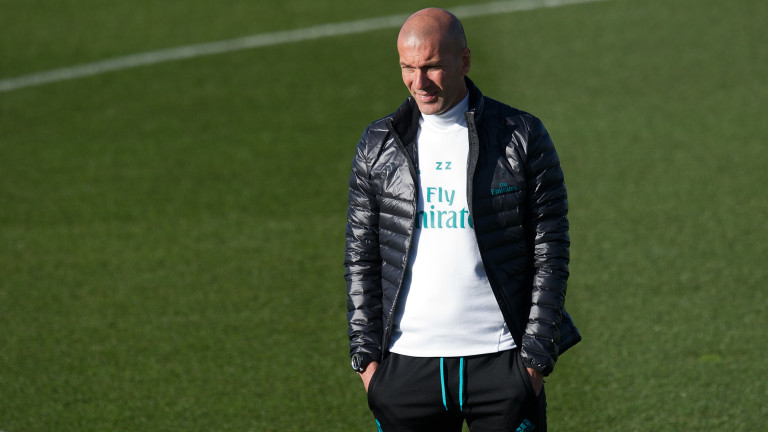 Старши- треньорът на Реал (Мадрид) - Зинедин Зидан продължава да