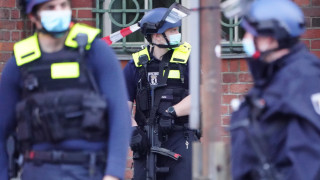 Германската полиция нахлу в сряда в жилища на двама възможни