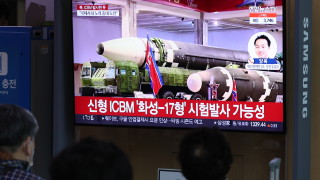Тестът на "чудовищната ракета" на КНДР се оказа фейк?