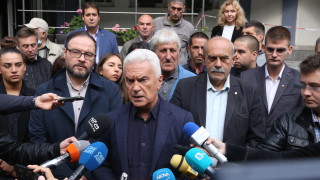 Лидерът на Атака Волен Сидеров се яви в Трето РПУ