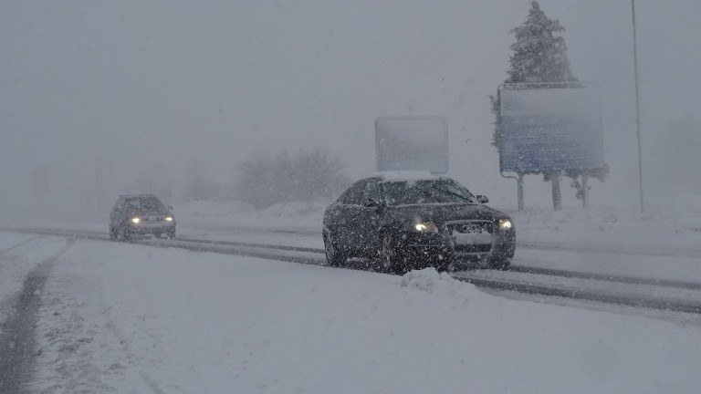 Ограничават движението София - Ребърково заради снега 