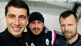 Петнадесет години по късно двама бивши футболни национали се събраха отново