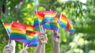 ЛГБТ общността Лесбийки гейовете бисексуални транссексуални интерсексуални и куиър LGBTIQ