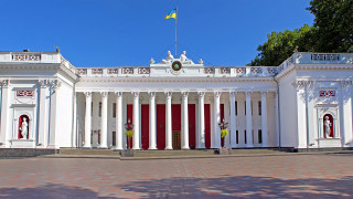 Товарните кораби Рожен и Царевна са блокирани на украински пристанища