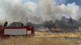 Пожар избухна край Българово, евакуирани са хора