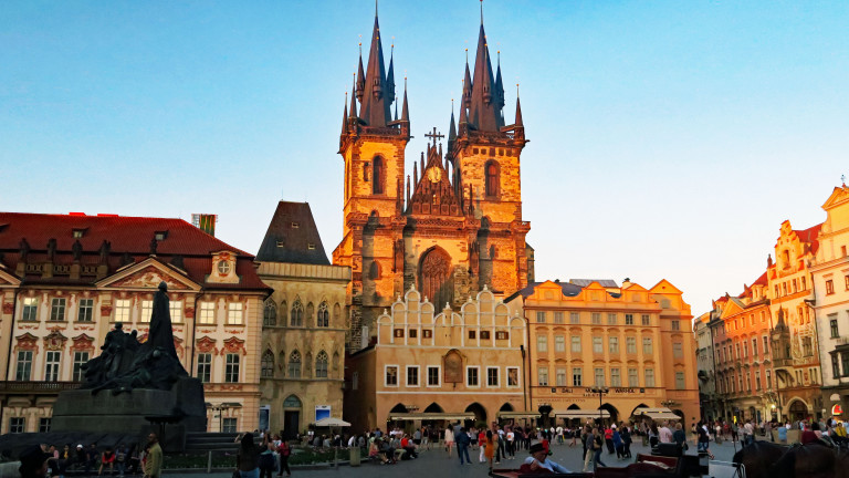 На фона на имотната лудост: Прага предлага на търг апартаменти под наем в историческия център за ЕС граждани
