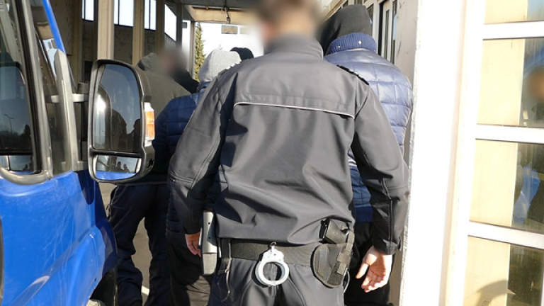 Арестуваха крадец, обрал аптека в Пазарджик