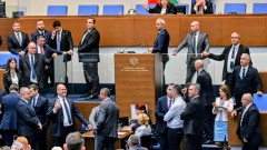 "Възраждане" се опита да окупира Народното събрание