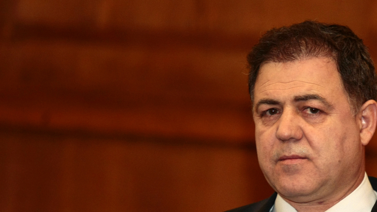 Военният министър Ненчев готви оставка