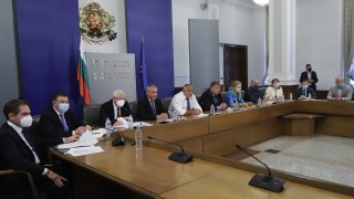 Правителството отпуска 1 млрд 163 млн за социални мерки за