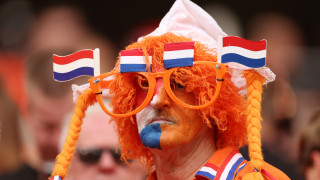Полша 0 0 Нидерландия 2′ Нидерландия се хвърли в атаки