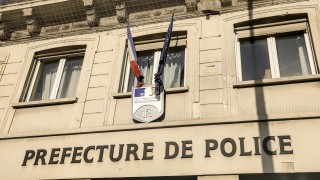 В събота следобед в Париж полицията отцепи квартал Мот Пике в