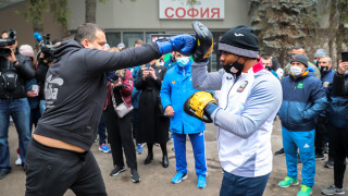 Президентът на АИБА Умар Кремльов проведе открита тренировка с част
