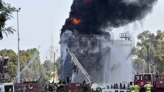 Огромен пожар избухна в нефтен завод в Ливан съобщава Ал