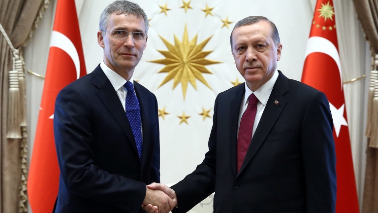 Столтенберг благодари на Турция за "активната подкрепа" в кризата с Украйна