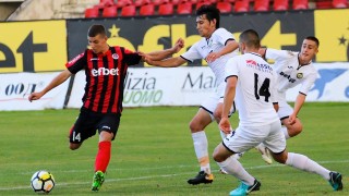 Халфът на Локомотив София Валентин Николов получи повиквателна за