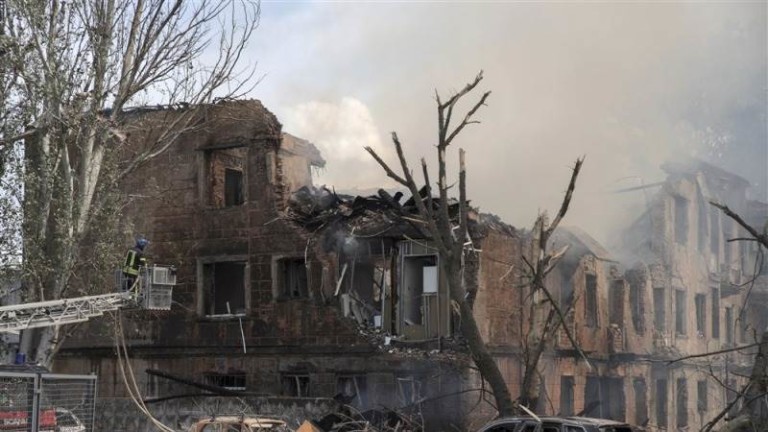 В украинския Харков след руските удари , един от които