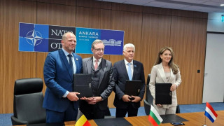 България получава от Белгия и Нидерландия седем кораба за противоминна