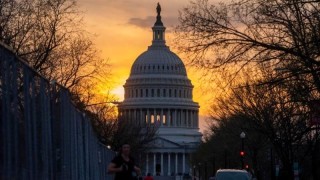 Камарата на представителите в американския Конгрес одобри законопроекта за край