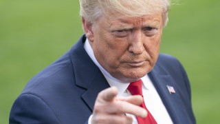 Тръмп заплашва журналист на "Тайм" със затвор заради снимка на писмо на Ким