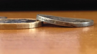 Предупреждават за фалшиви монети от 1 лев