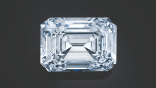 100 94 каратов безцветен диамант който се смята за най големият обработен скъпоценен