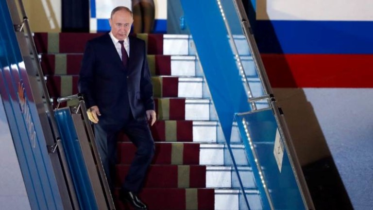 Путин кацна в Китай