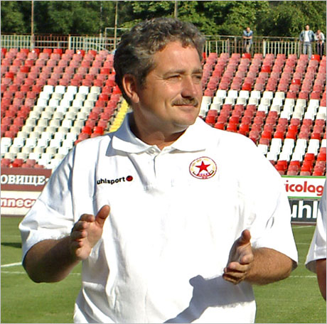 Локо (Пд) уволнява Сашо Станков и Феро