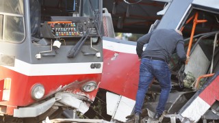 Уточняват щетите от дерайлиралия трамвай, трябва да ги платят виновните за инцидента