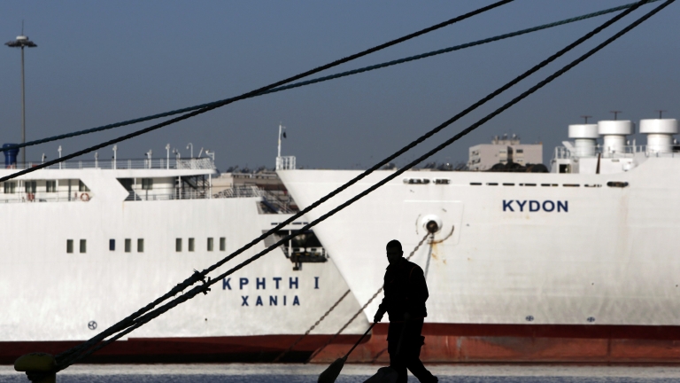 Китайска компания ще управлява гръцкото пристанище Пирея