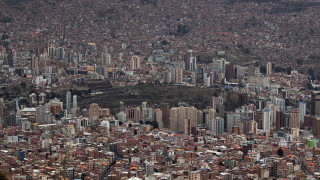 гласува днес на първи тур на президентските избори в неделя