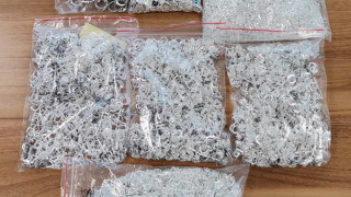 Митнически служители задържаха 7 3 килограма сребърни бижута на ГКПП Капитан