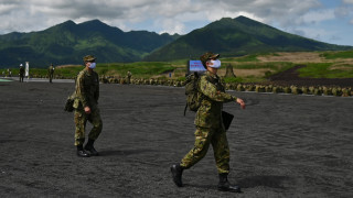 Висш служител на японската отбрана в петък призова новоизбрания президент