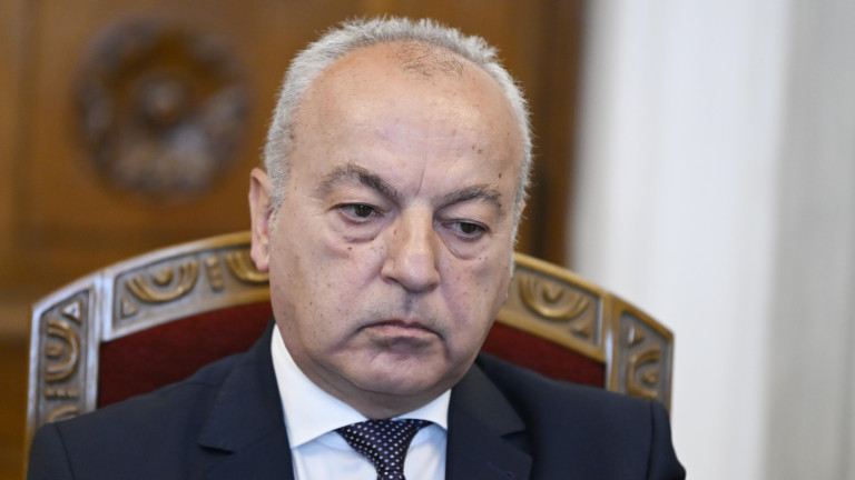 Финансовият министър: Намираме се в деня след празненството, предстоят трудни решения, а нов дълг е неизбежен