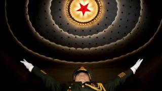 Разбира се че не бива младите хора да живеят с