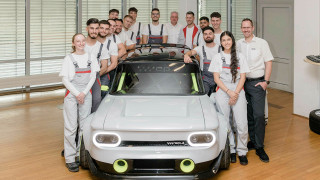 Audi превърна скромния си и стар модел от 60 те и