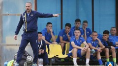 Йордан Петков пое България U17