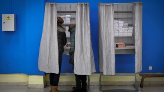 Избирателната активност в днешните парламентарни избори в Испания е 56 8