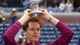 Яник Синер отново на корта