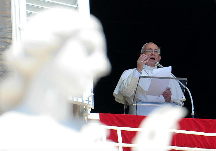 Папата осъди геноцида над християните в Близкия Изток 