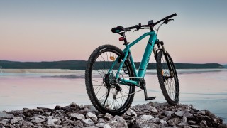 Български смарт велосипед е станал любимо превозно средство за кмета