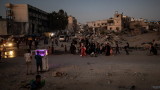 Хиляди палестинци бягат от домовете си, докато Израел бомбардира Южна Газа