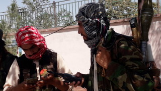 Талибаните претендират за превземането на втория по големина град в