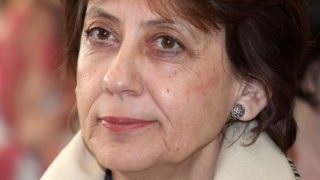 Ренета Инджова: Обичаме да има скандали и димки около тях