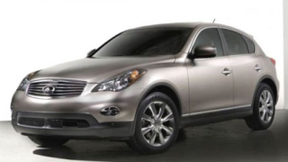 Infiniti EX с лятна премиера  