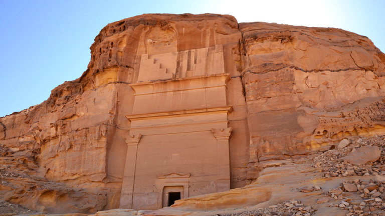 Саудитска Арабия търси $20 милиарда, за да развие една туристическа дестинация