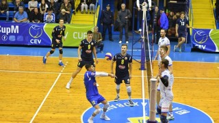 Носителят на Купата и Суперкупата на България по волейбол Хебър